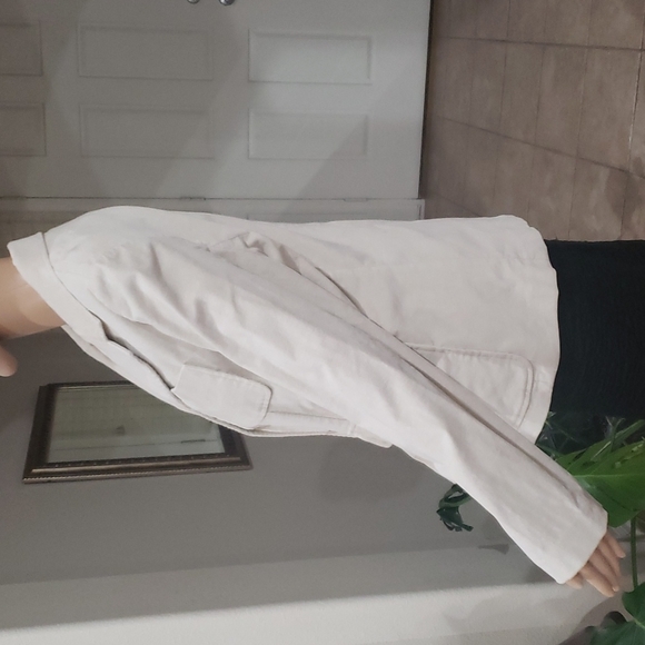 J. Crew m soft corduroy jacket 2 button closure 3 front pockets fitted - Picture 5 of 10